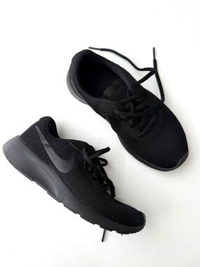 NIKE NWOT Youth Boys 2.5 Black/Black Low Top Lace Up Tennis Shoes Sneakers GSBOx